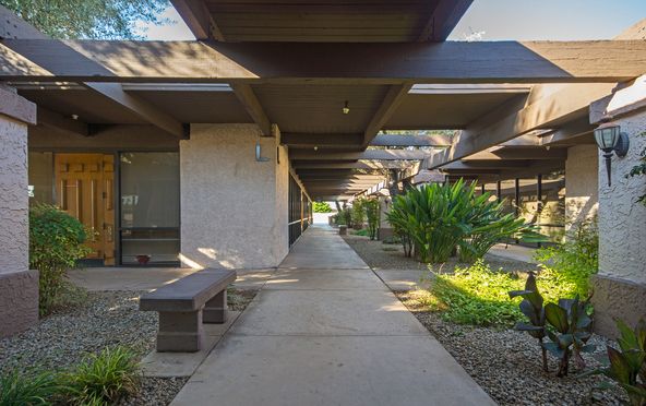 Plaza Del Rio Medical Center I, II, III: 13260-13660 North 94th Drive, Peoria, AZ 85381